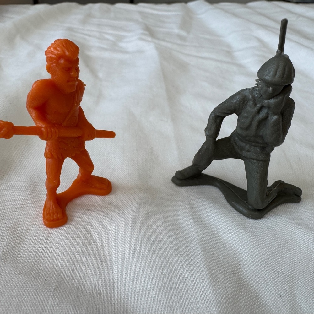 Imperial orange cavemen toys 40/ bonus bag of non branded green army soldier